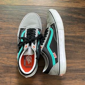 Size 10 Vans Old Schools